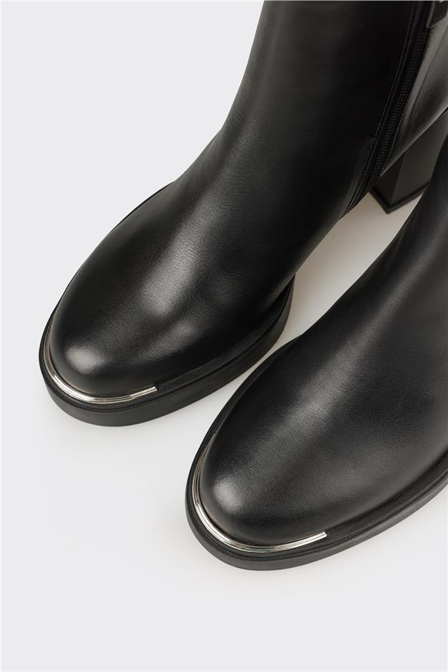 Siyah Deri Kadın Günlük Bot