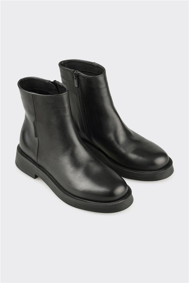 Siyah Deri Kadın Günlük Bot