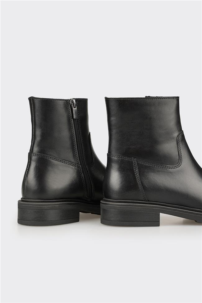 Siyah Deri Kadın Günlük Bot