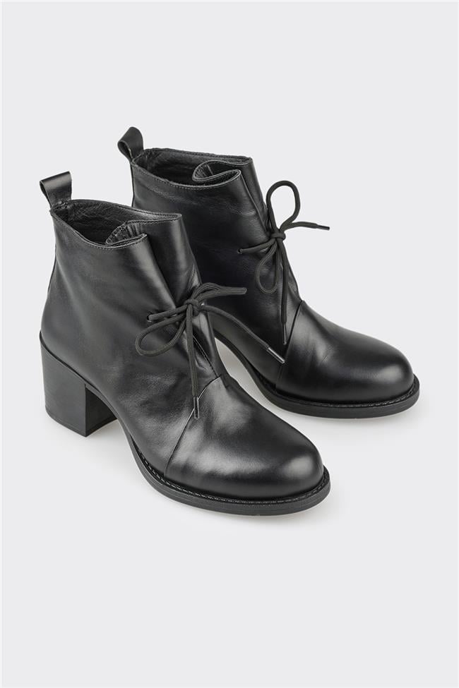 Siyah Deri Kadın Günlük Bot