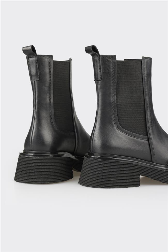 Siyah Deri Kadın Günlük Bot