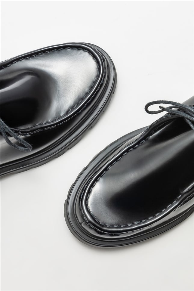 Siyah Deri Kadın Günlük Düz Ayakkabı