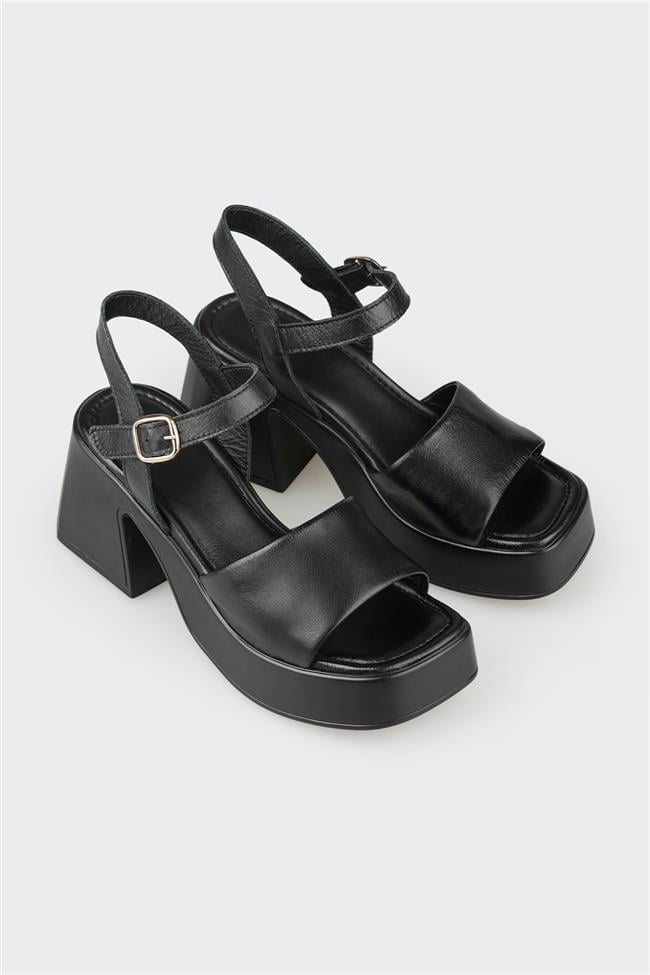 Siyah Deri Kadın Günlük Sandalet