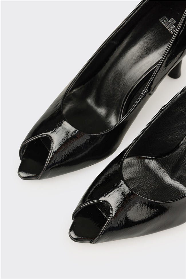 Siyah Deri Kadın Klasik Ayakkabı