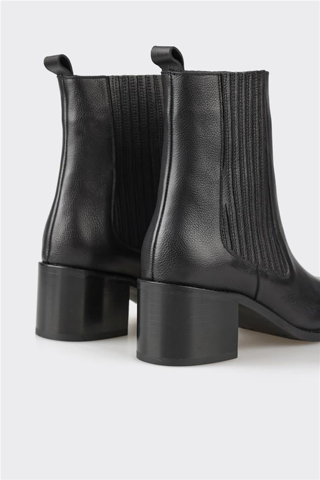 Siyah Deri Kadın Klasik Bot