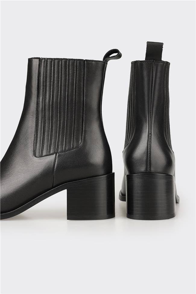 Siyah Deri Kadın Klasik Bot