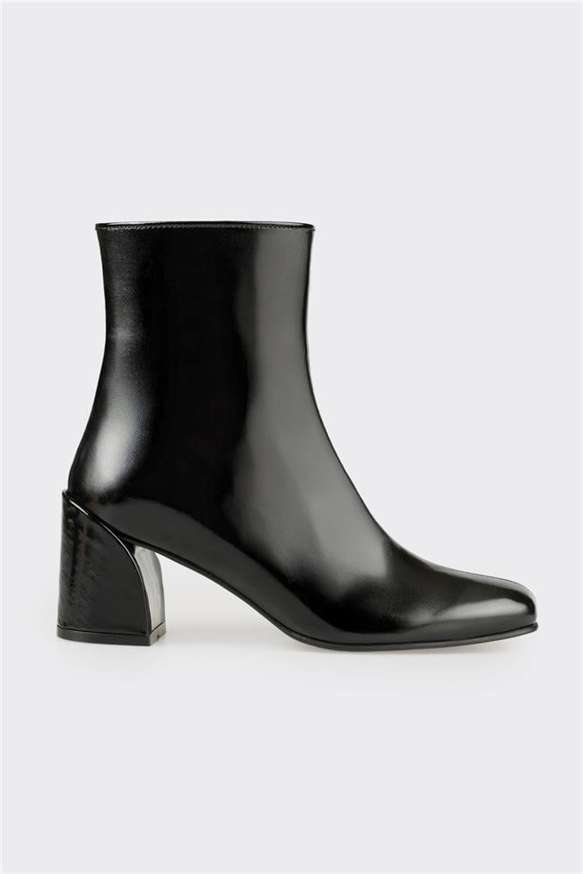 Siyah Deri Kadın Klasik Bot