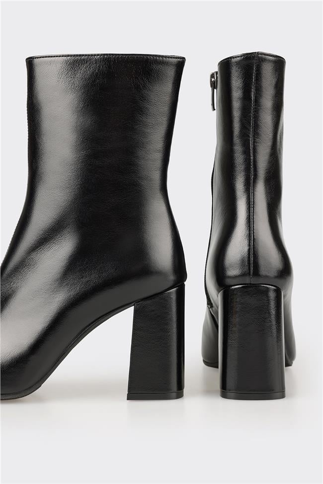 Siyah Deri Kadın Klasik Bot