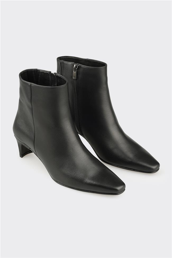 Siyah Deri Kadın Klasik Bot