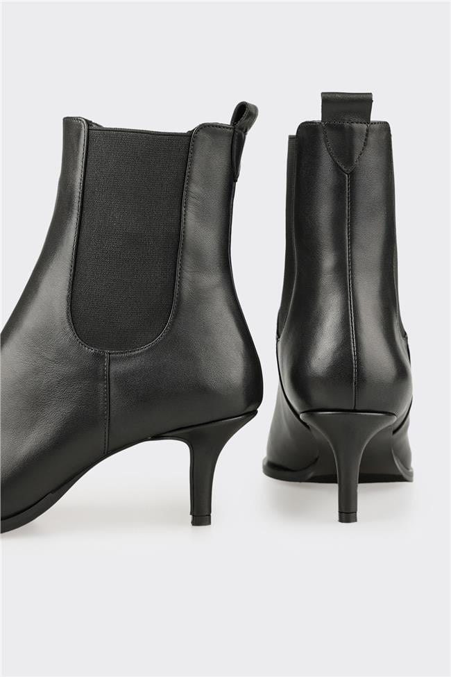 Siyah Deri Kadın Klasik Bot