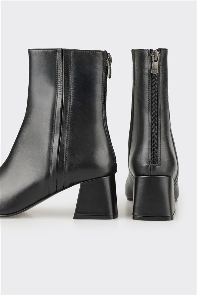 Siyah Deri Kadın Klasik Bot