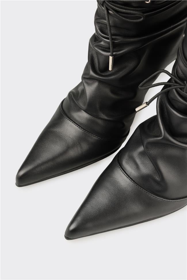 Siyah Deri Kadın Klasik Bot