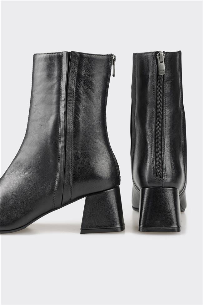Siyah Deri Kadın Klasik Bot