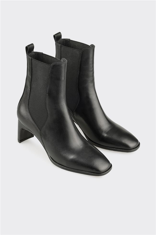 Siyah Deri Kadın Klasik Bot