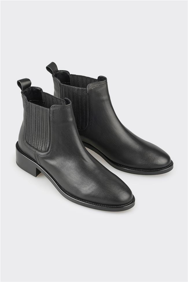 Siyah Deri Kadın Klasik Bot