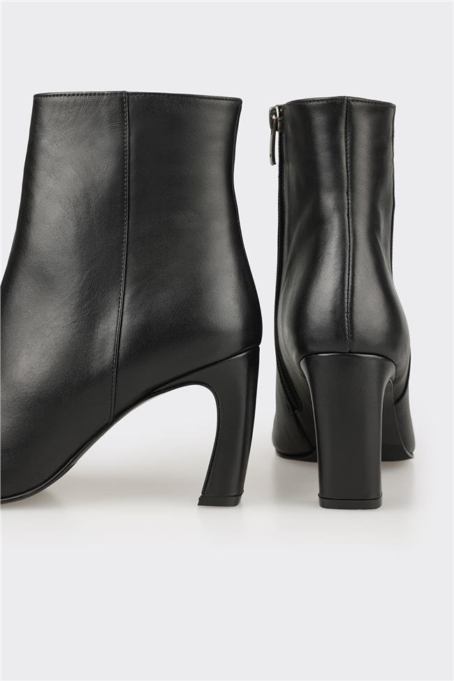 Siyah Deri Kadın Klasik Bot
