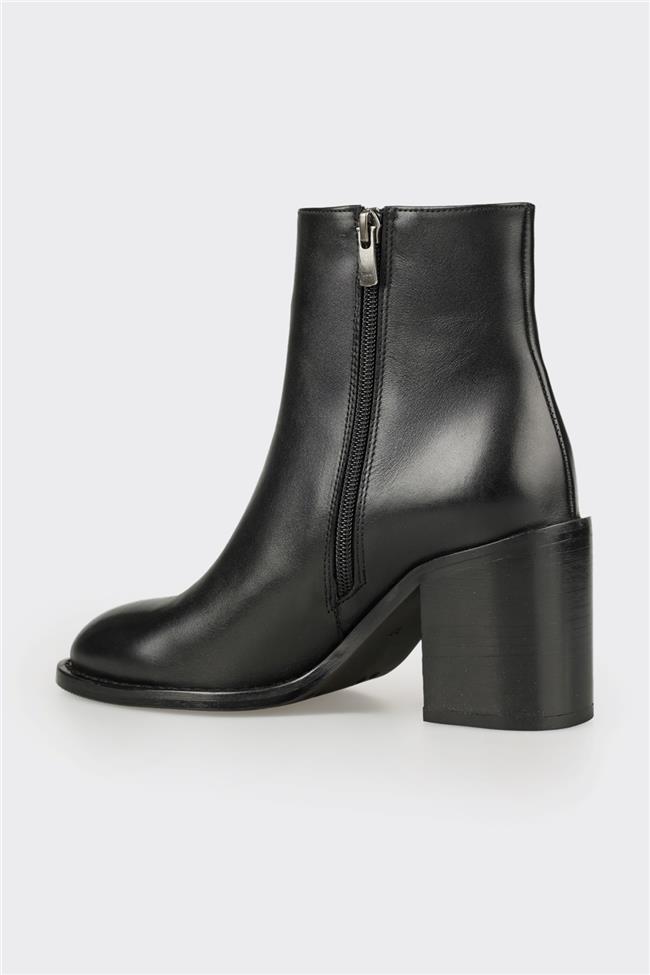 Siyah Deri Kadın Klasik Bot
