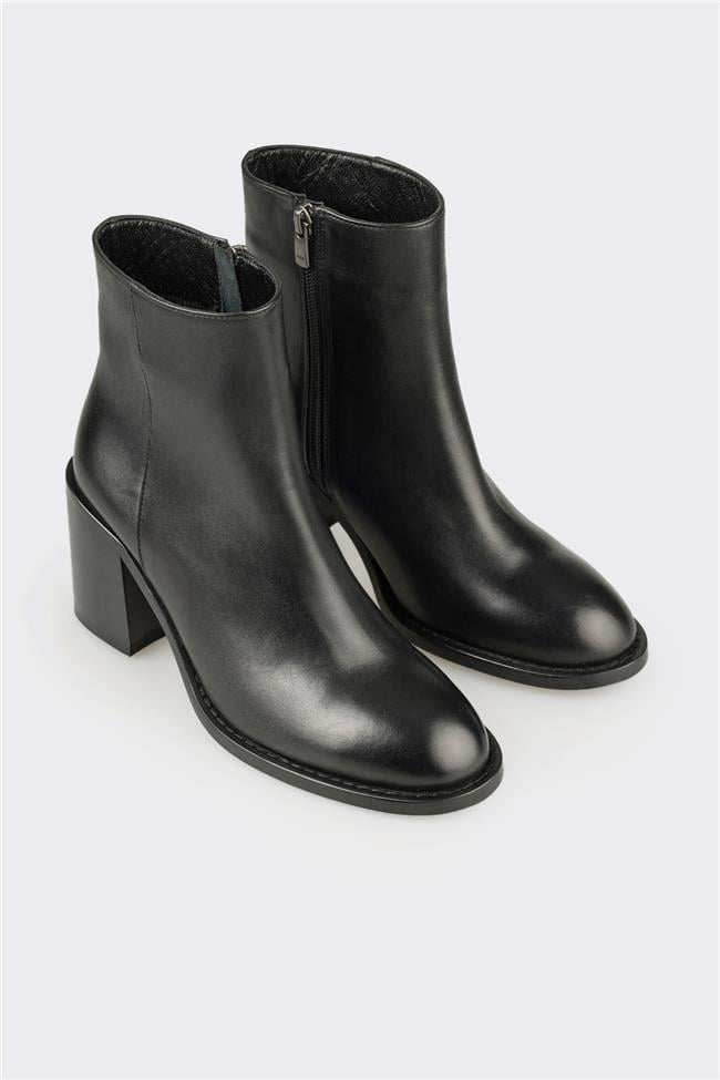 Siyah Deri Kadın Klasik Bot
