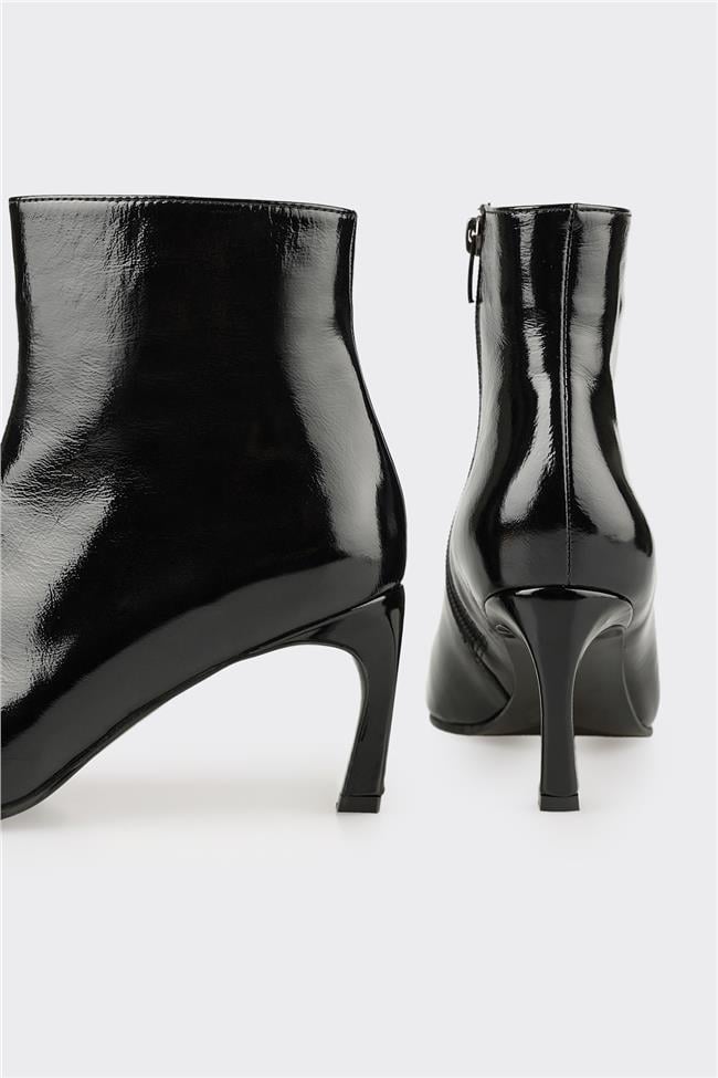 Siyah Deri Kadın Klasik Bot