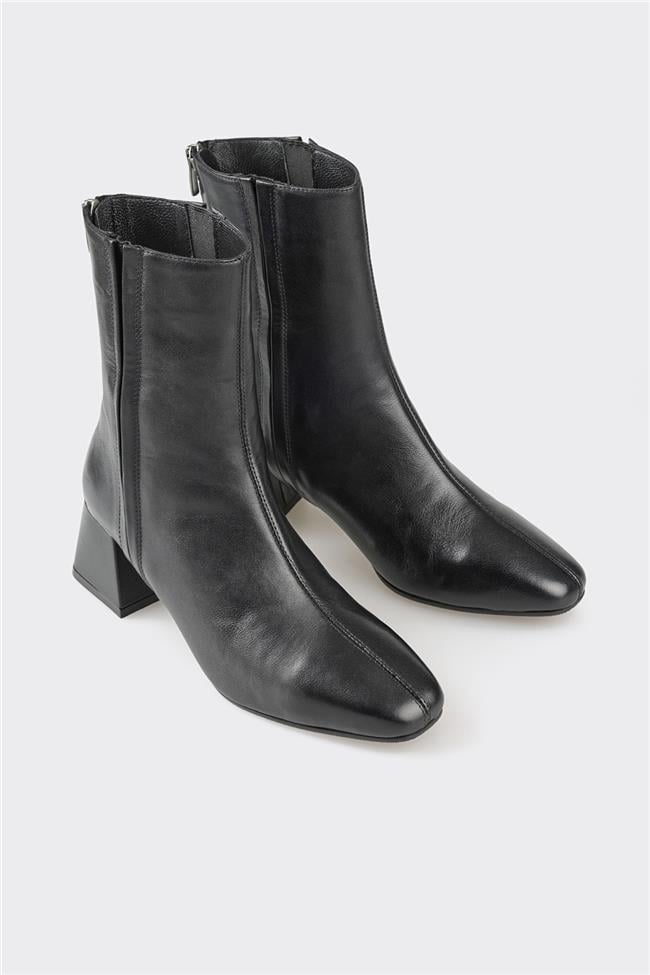 Siyah Deri Kadın Klasik Bot