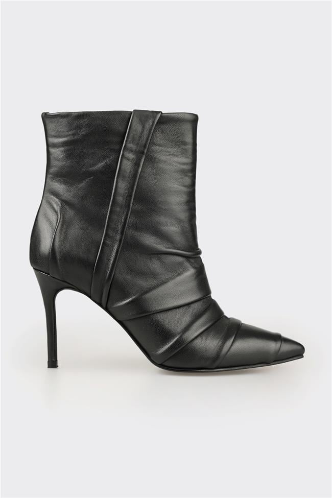 Siyah Deri Kadın Klasik Bot