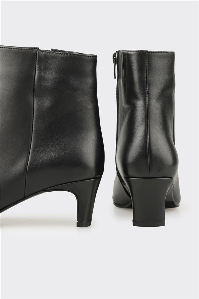 Siyah Deri Kadın Klasik Bot