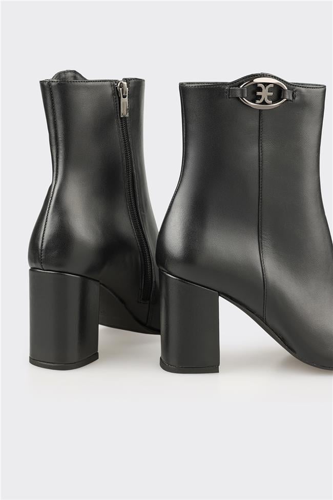 Siyah Deri Kadın Klasik Bot