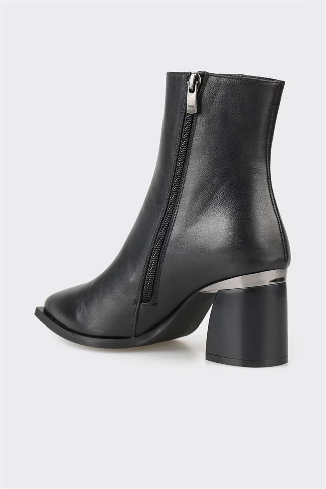 Siyah Deri Kadın Klasik Bot