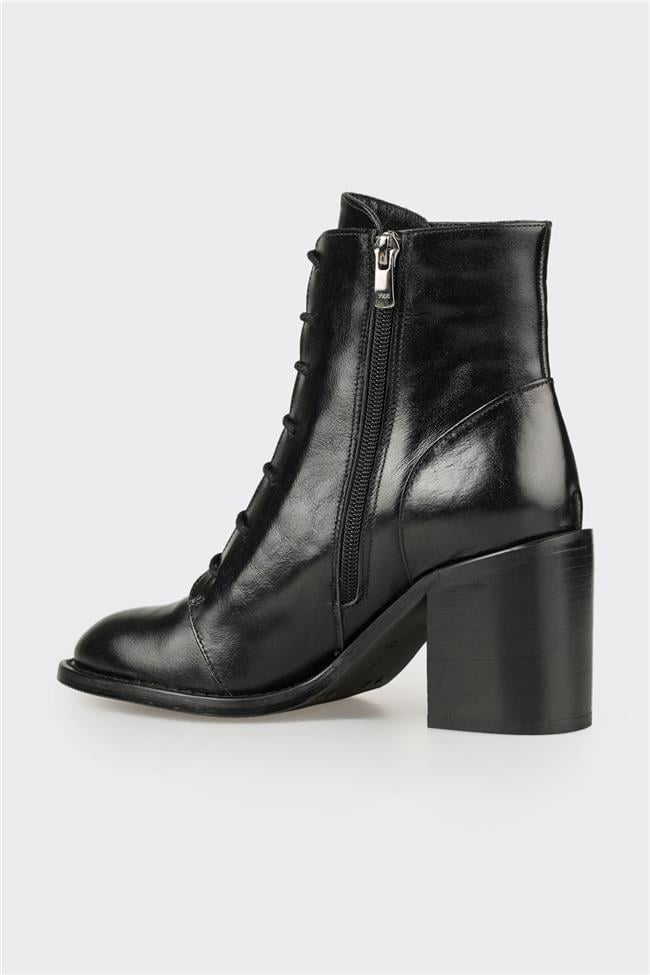 Siyah Deri Kadın Klasik Bot