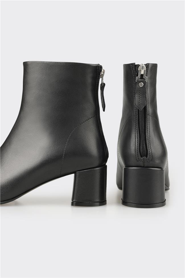 Siyah Deri Kadın Klasik Bot