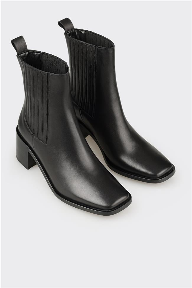 Siyah Deri Kadın Klasik Bot