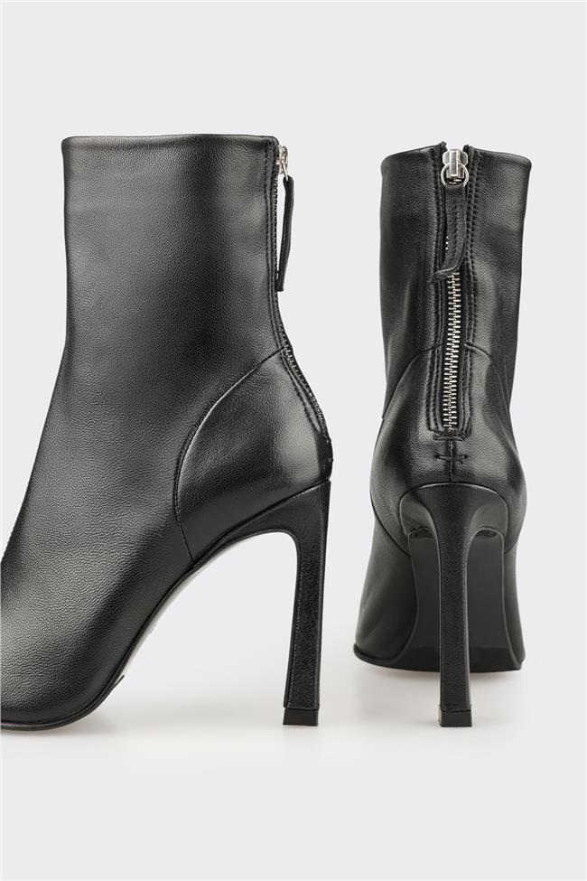 Siyah Deri Kadın Klasik Bot