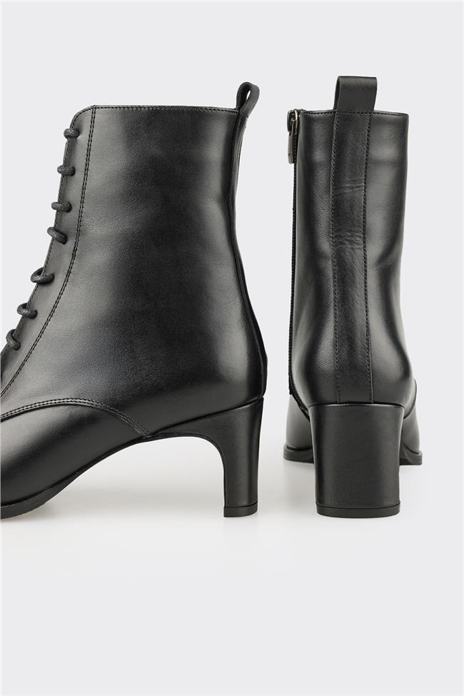 Siyah Deri Kadın Klasik Bot