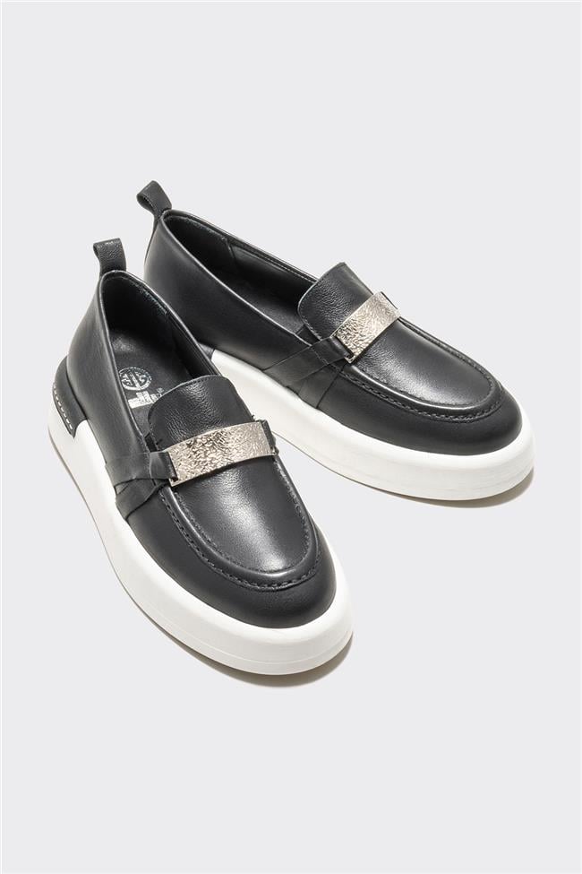 Siyah Deri Kadın Loafer