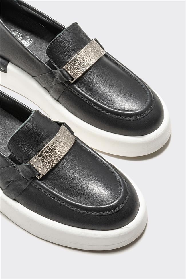 Siyah Deri Kadın Loafer