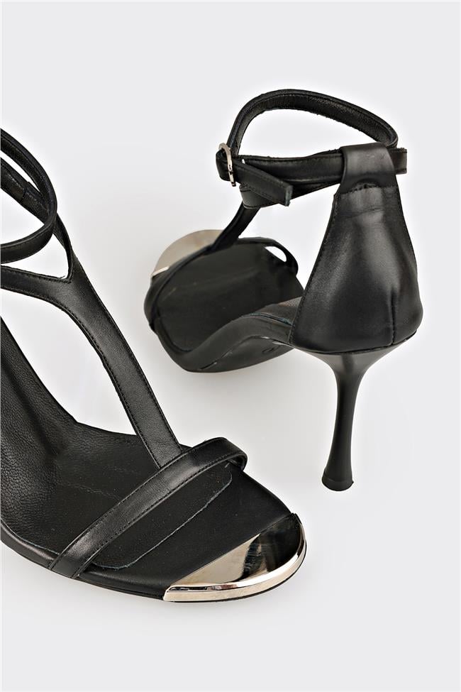 Siyah Deri Kadın Sandalet