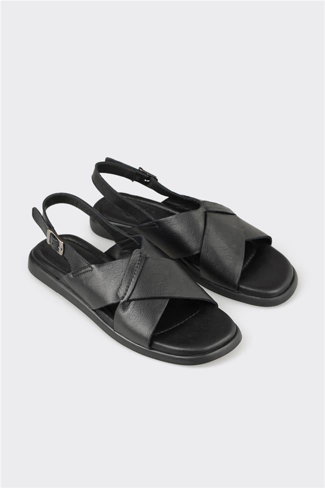 Siyah Deri Kadın Sandalet