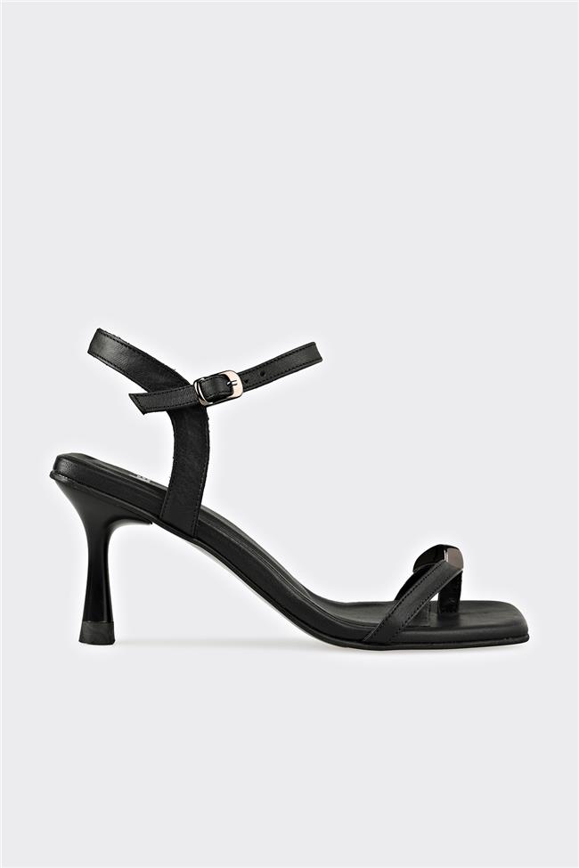 Siyah Deri Kadın Sandalet