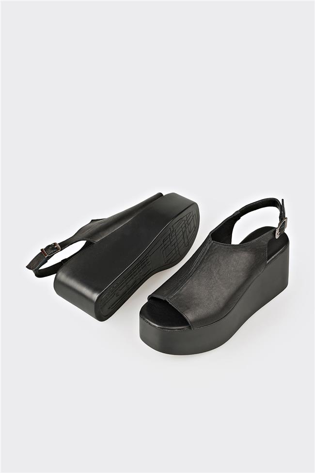 Siyah Deri Kadın Sandalet