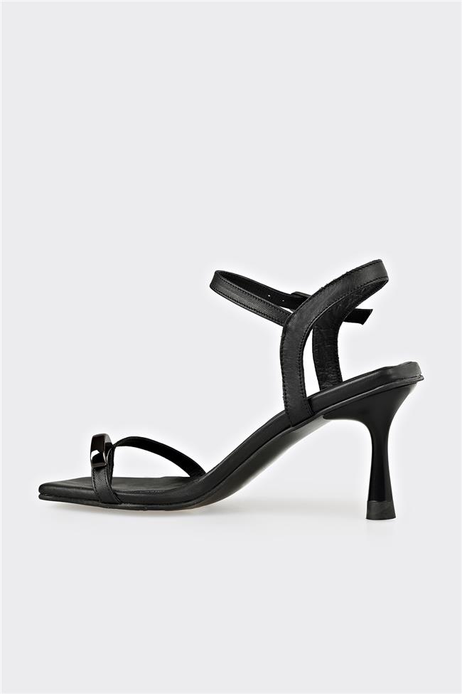 Siyah Deri Kadın Sandalet