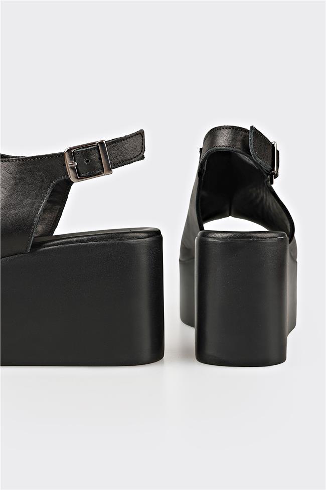 Siyah Deri Kadın Sandalet