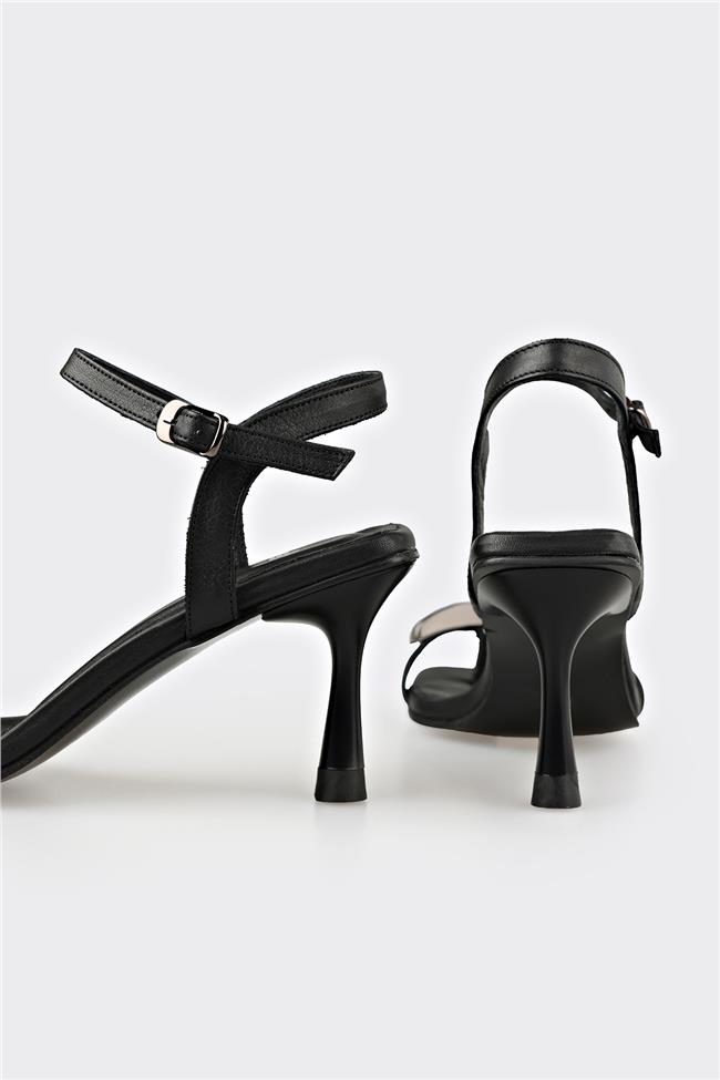 Siyah Deri Kadın Sandalet