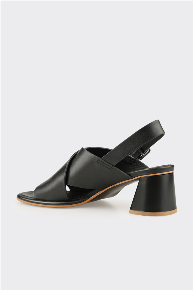 Siyah Deri Kadın Sandalet