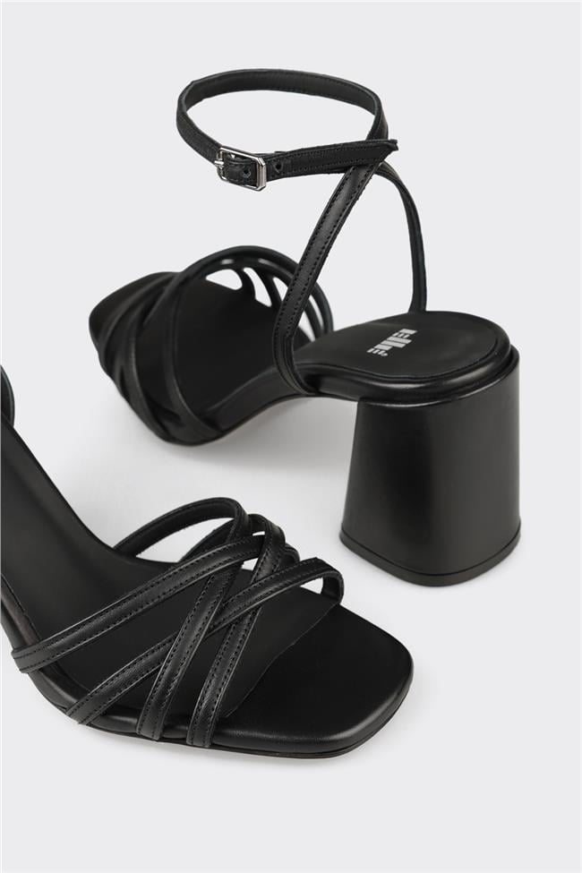 Siyah Deri Kadın Sandalet