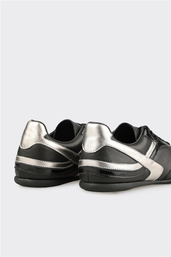 Siyah Deri Kadın Spor Ayakkabı