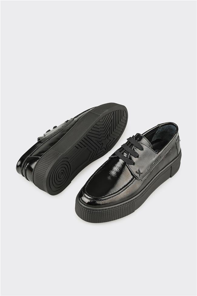 Siyah Deri Kadın Spor Ayakkabı