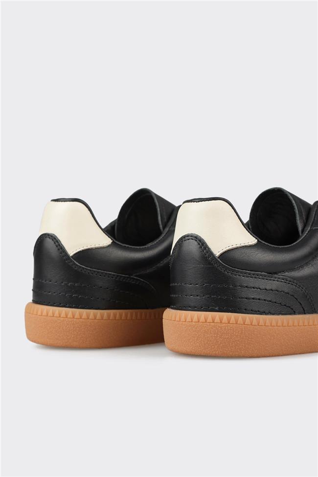 Siyah Deri Kadın Spor Ayakkabı