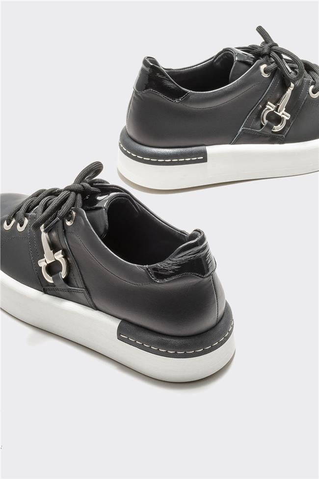 Siyah Deri Kadın Spor Ayakkabı