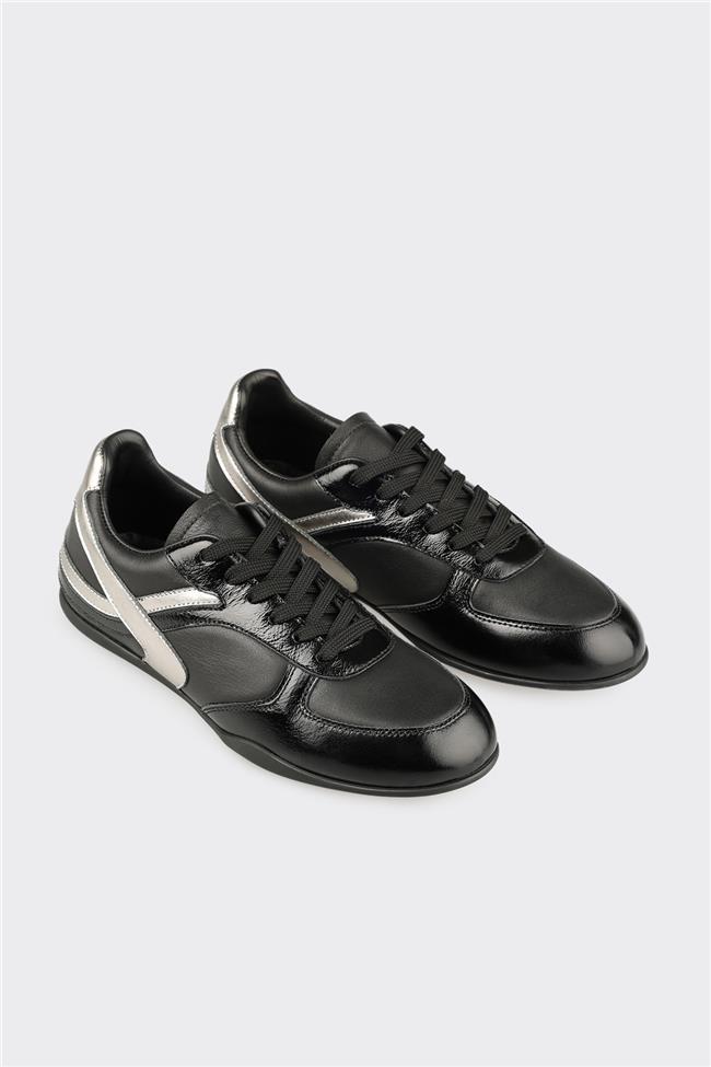 Siyah Deri Kadın Spor Ayakkabı