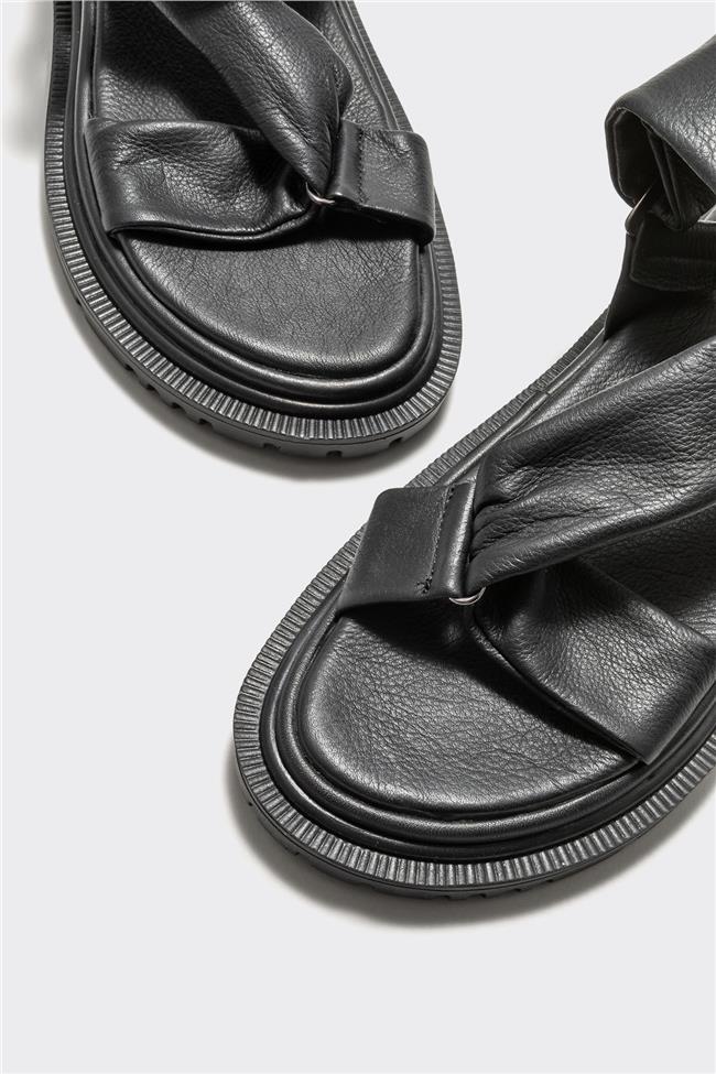 Siyah Deri Kadın Spor Sandalet